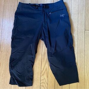 Arc'teryx Capri Pants Women’s 8 Athletic Black Gorpcore 18” Inseam Nylon Lycra